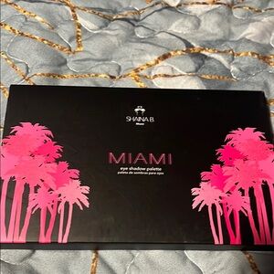 Miami Eyeshadow Palette - Vibrant Pink